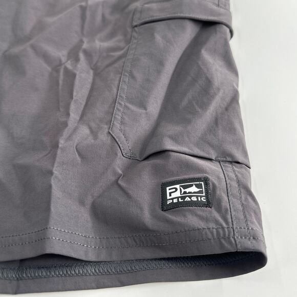 Pelagic Men's Graphite Madeira Cargo Hybrid 20" Shorts Size 36 - Picture 8 of 10
